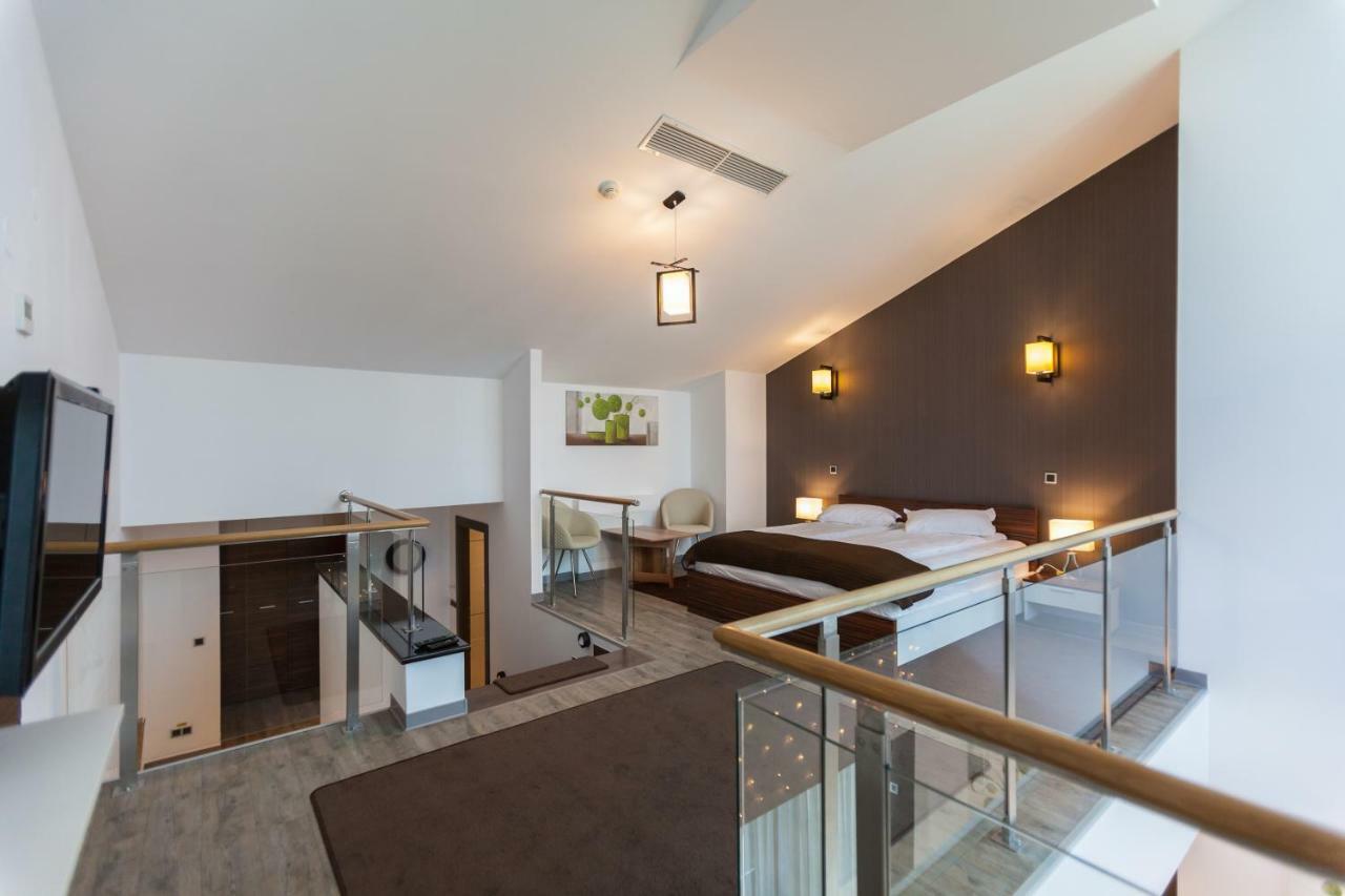 Mons Apart Brasov - Silver Mountain Пояна-Брашов Екстер'єр фото